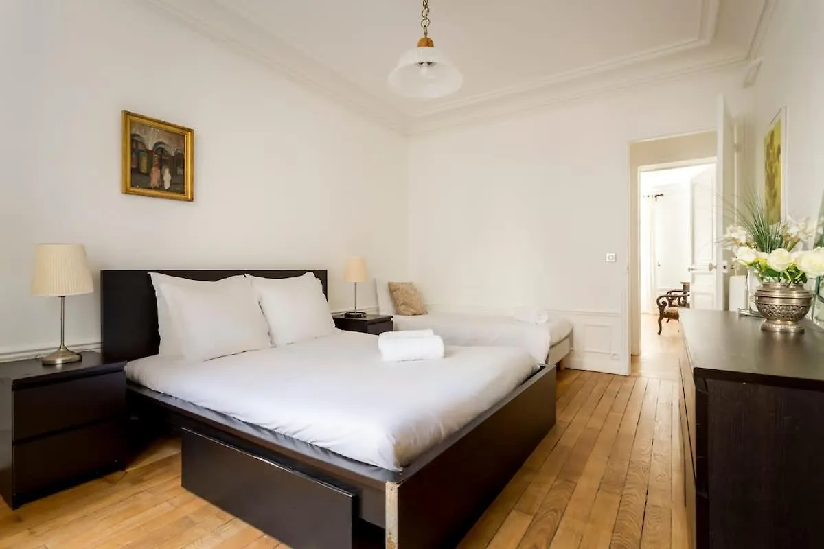 Chic Parisian Stay Trocadero & Eiffel Tower